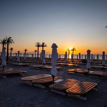 White Tower - Private Studio 106 Mamaia Exteriér fotografie