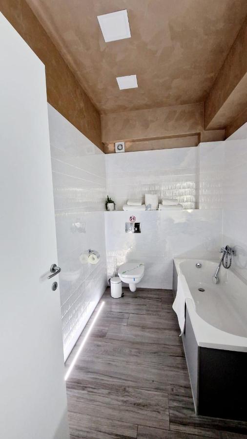 White Tower - Private Studio 106 Mamaia Exteriér fotografie